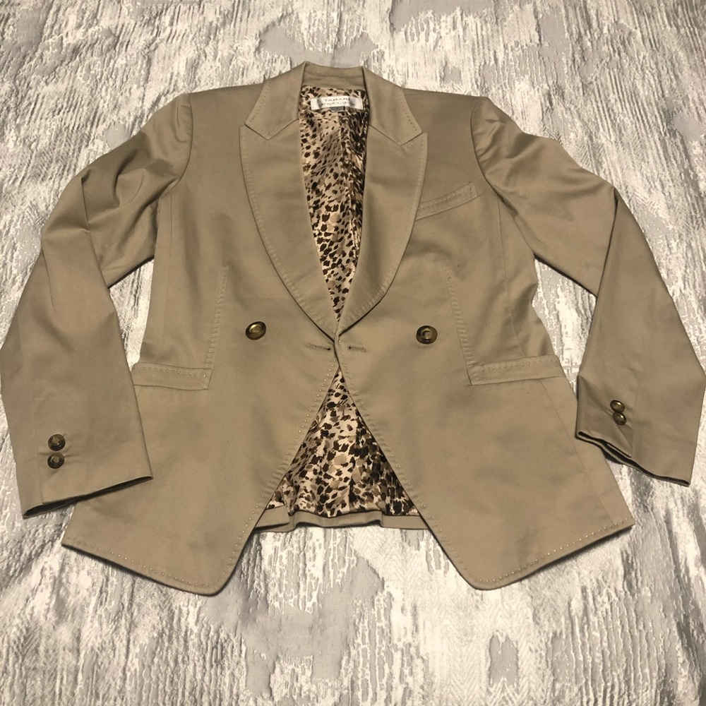 🎀 Tahari Tan Blazer